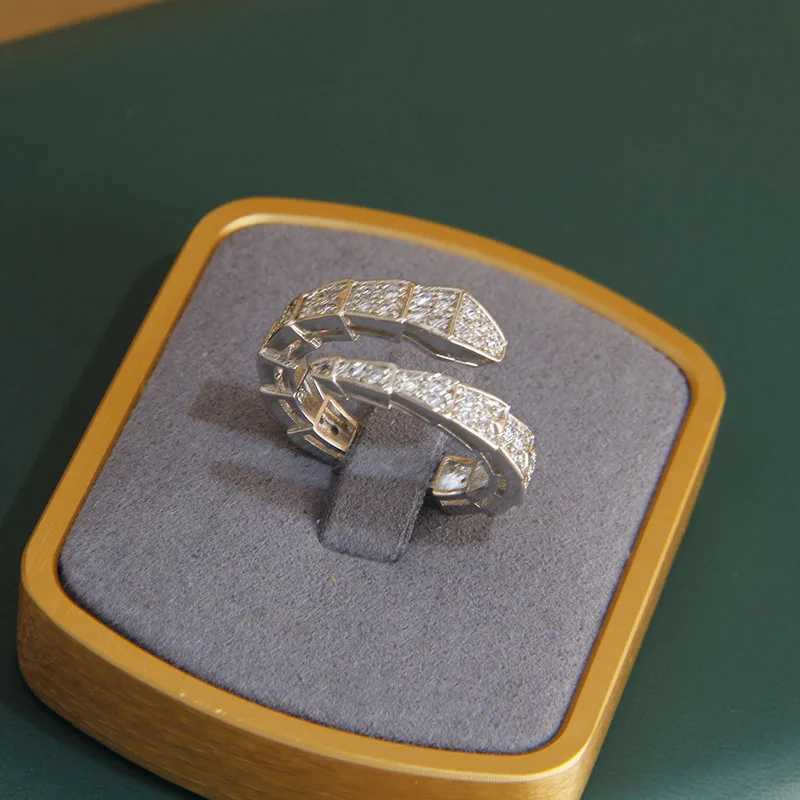 Classic Crystal Snake Adjustable Rings for Women Fashion Brand Jewelry Delicate Zirconia Rings Party Gift AccessoriesW251030