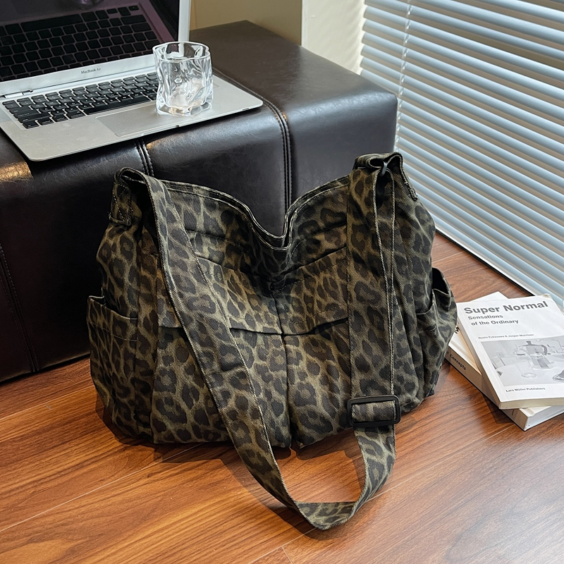 2025 new women's fashionable high-end large capacity synthetic leather handbag, casual simple classic work shoulder bag, student fashion crossbod