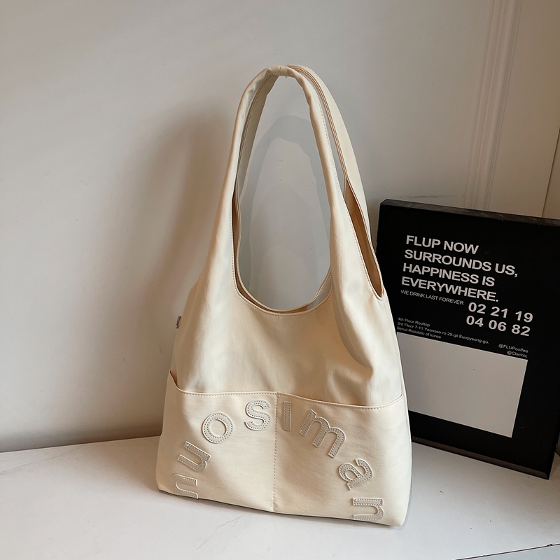 Summer women's fashionable large capacity synthetic leather handbag, casual simple classic work shoulder bag, popular college student fashion cro