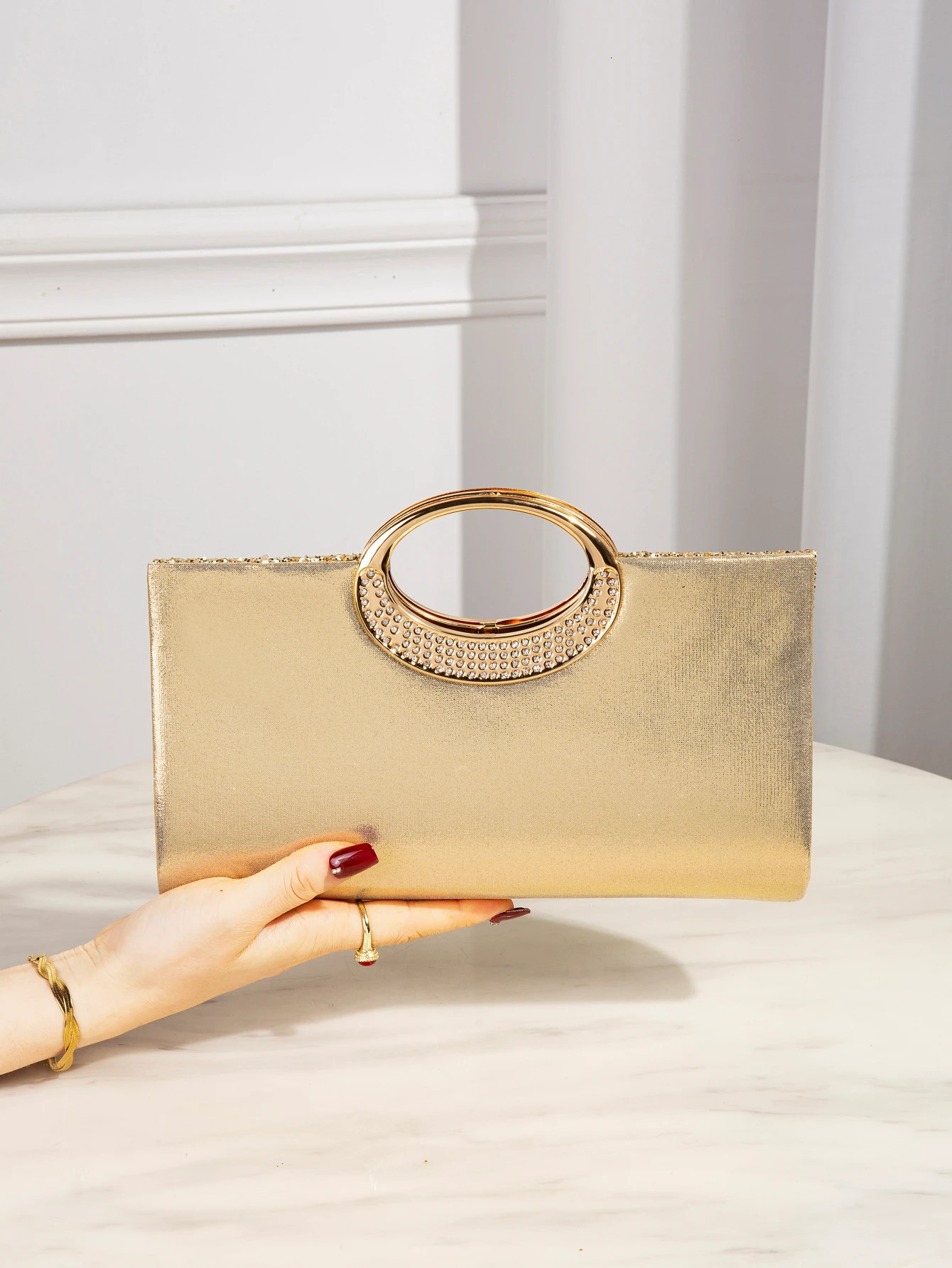 Shiny beautiful elegant handbag exquisite and fashionable chain evening bag suitable as a gift 251023