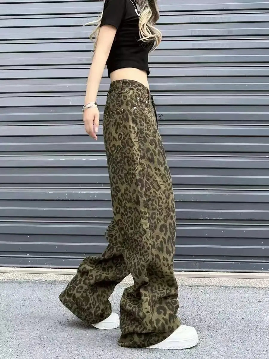 Vintage Fashion Female High Waist Casual Straight Jeans Trousers Autumn Spring Leopard Print Wide Leg Jeans Women Denim Pants 251029