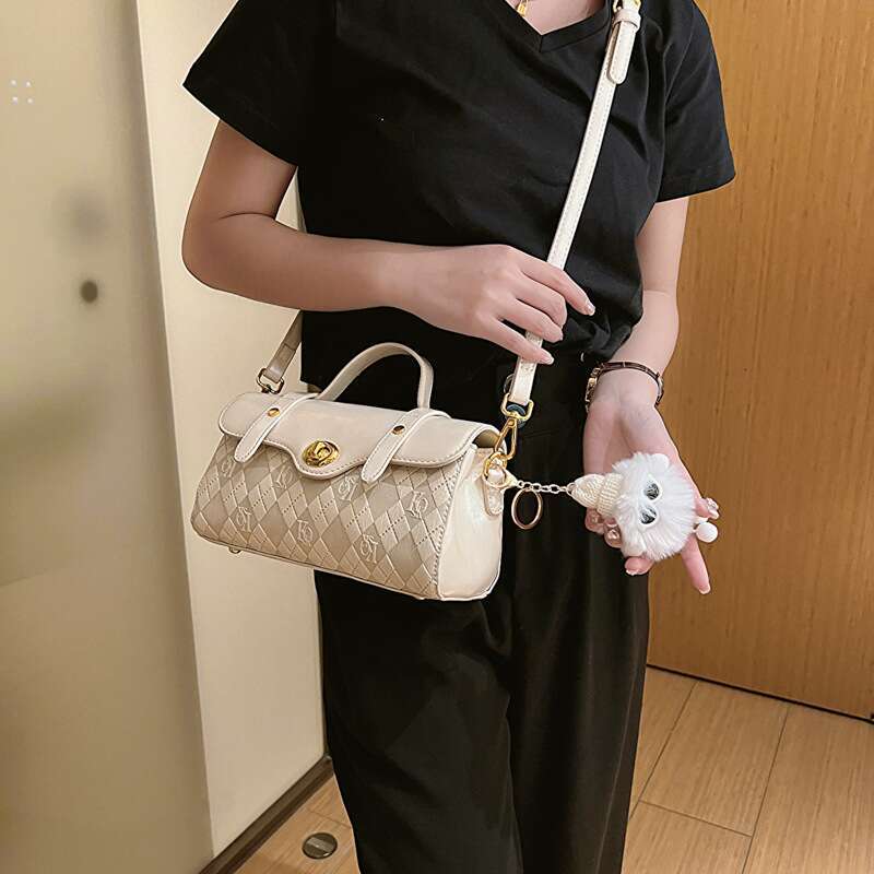 Niche Design This Year's Popular Underarm Bag Women's 2023 Summer New Portable Plaid One-Shoulder Messenger Small Square Bag