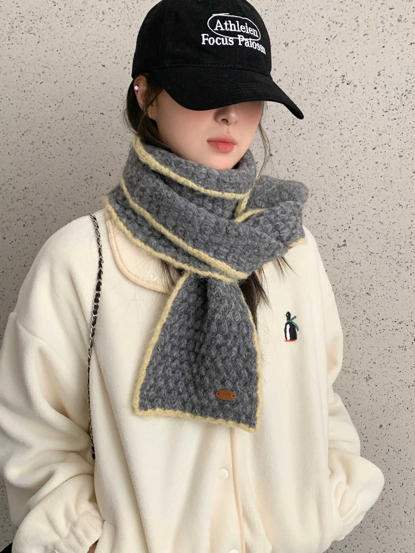 Fashionable Korean Style Blue Knitted Scarf For Women Contrasting Neck Warmer To Keep You Warm And Versatile For Any OccasionW251030