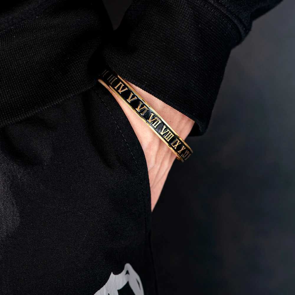 New Design Cuff Bangle StainlESS Steel Enamel Carving Roman Numeral Couple Roman Bangle For Men Women JewelryW251030