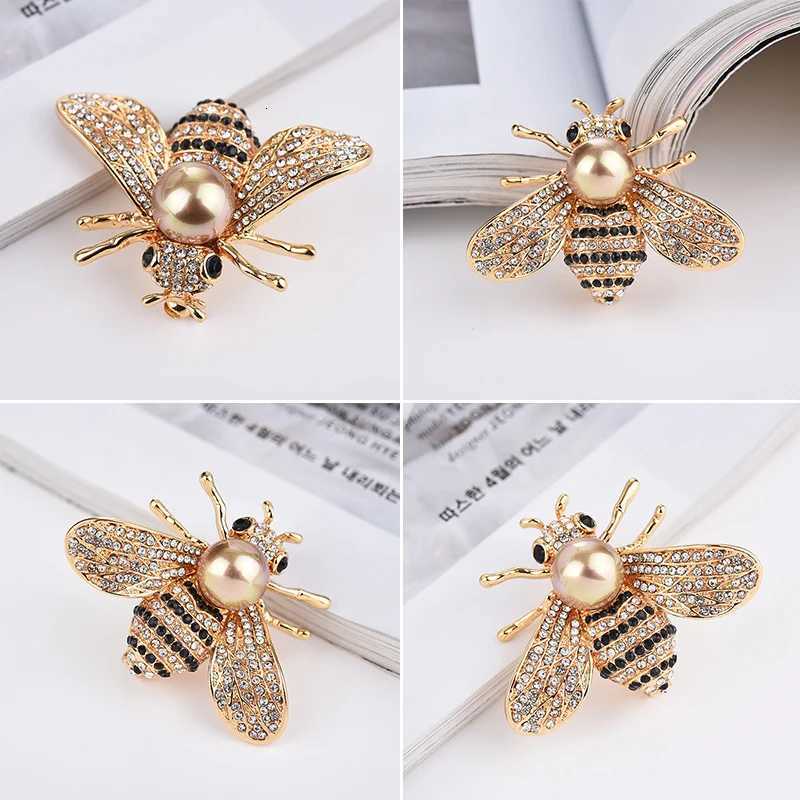 Insect Series Brooch Delicate Little Bee Brooches Crystal Rhinestone Pin Jewelry Y251029
