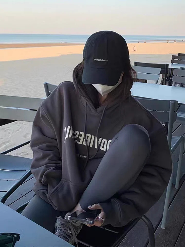 Korean Fashion Loose Sweater Women Autumn Winter 2025 Long Sleeve Hooded Shirt Letter Print Pullover Tops Casual Sweatshirts 251030
