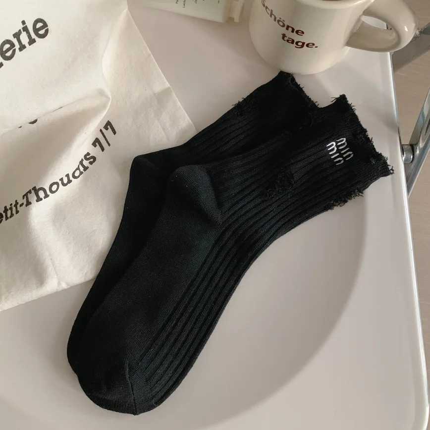 Trendy Street Broken Hole Style Cotton Socks Women Medium Tube Letters Embroidery Calf Socks HipHop Sox Harajuku R251030