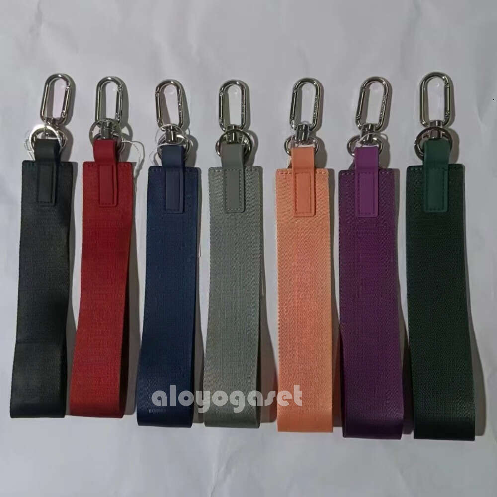 High Quality Zinc luluity lemonism Keychain Multiple Colors Designer Keyring Unisex Portable Anti Loss luluity lemonism belt bag Keychain luluity lemonism men