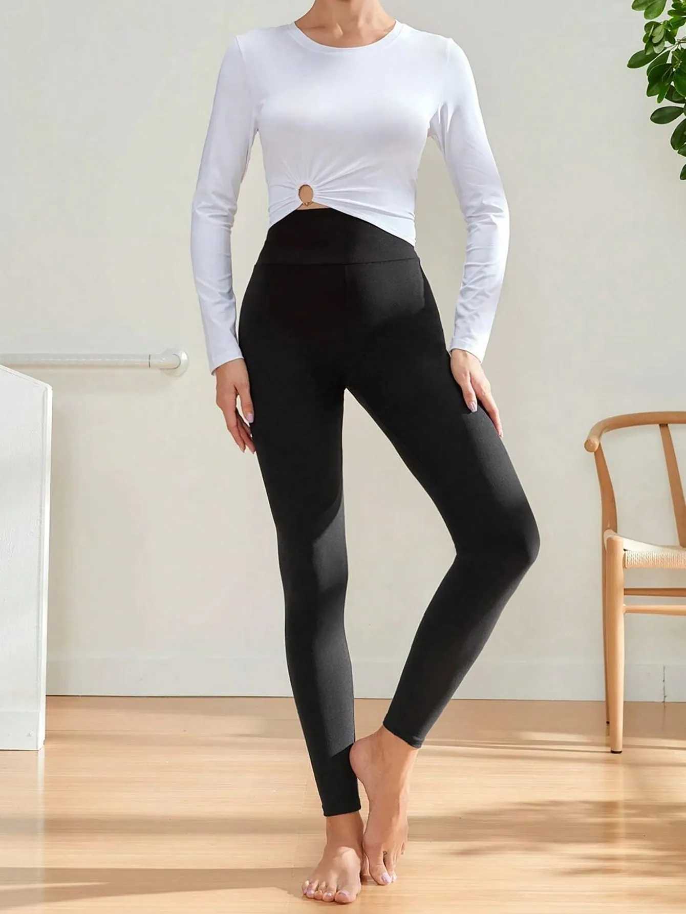 Solid Color Sporty Knitted Elastic Leggings For Women J251030