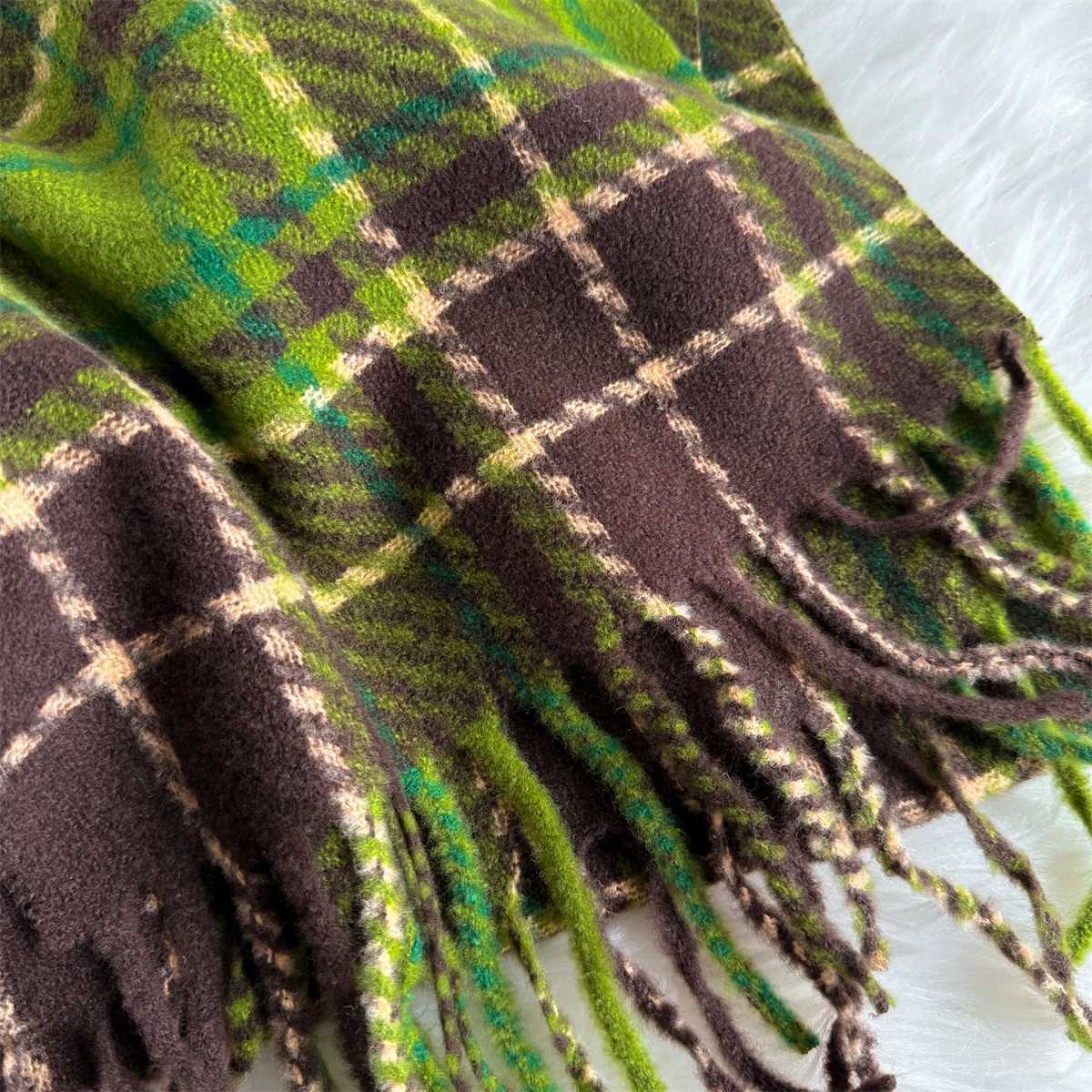 New Winter ShAWl Scarves WrAP 2025 Design Cashmere Scarf Women Warm Fashion Femal Poncho Neckerchief Echarpe BandanAW251030