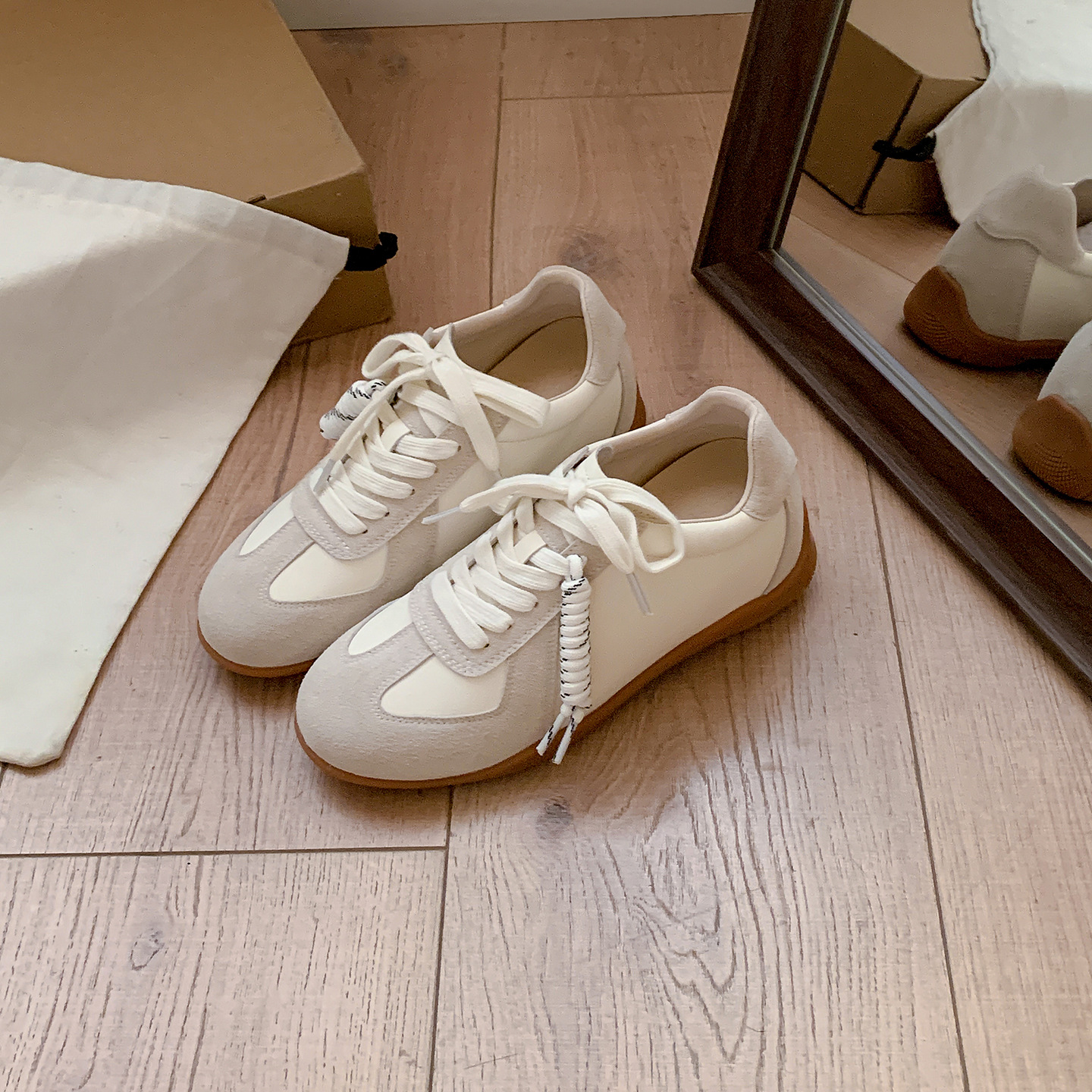 Cowhide lace-up color-blocking round toe versatile casual sneakers women's leather board shoes to increase height training shoes