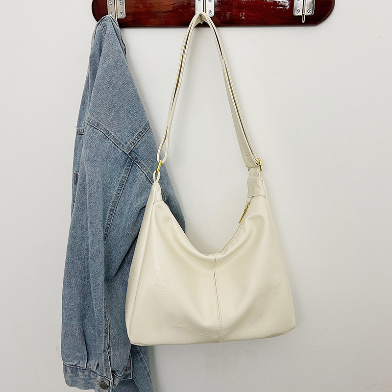 2025 Summer New Women's Fashion Large Capacity Synthetic Leather Handbag Casual Simple Classic Work Shoulder Bag Student Fashion Crossbody Bag