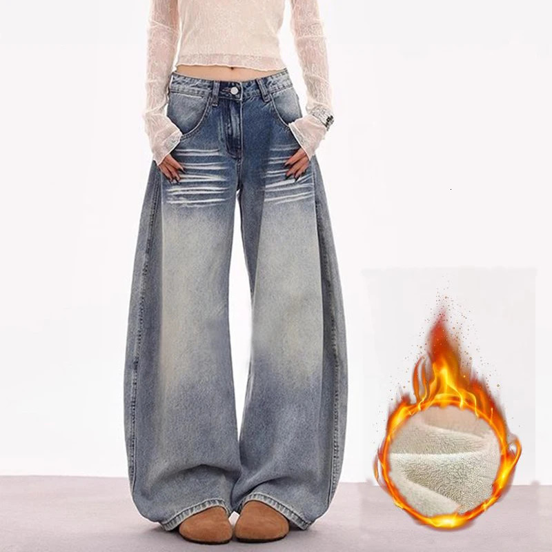 Winter Female Chic High Waist Thermal Jeans Women Retro Fashion Snow Warm Denim Pants Lady Baggy Casual Plush Trousers 251029