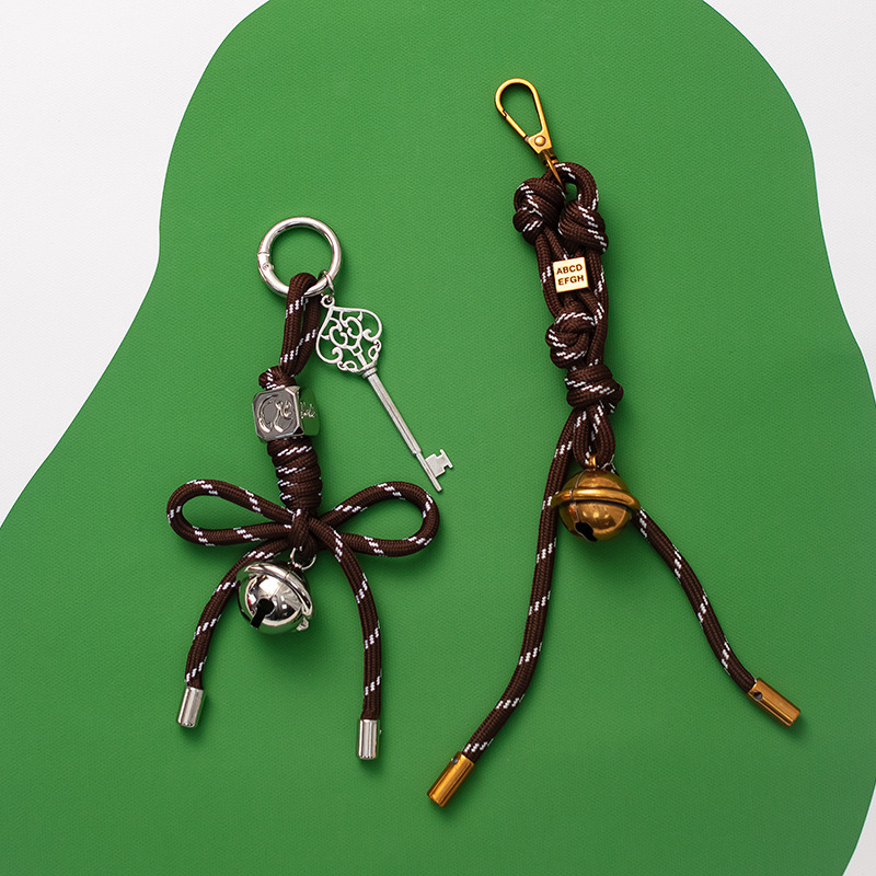 Knitted bag accessories, schoolbag pendants, versatile decorations, retro pendants, keychains, high-end and trendy bag pendants ddmytues