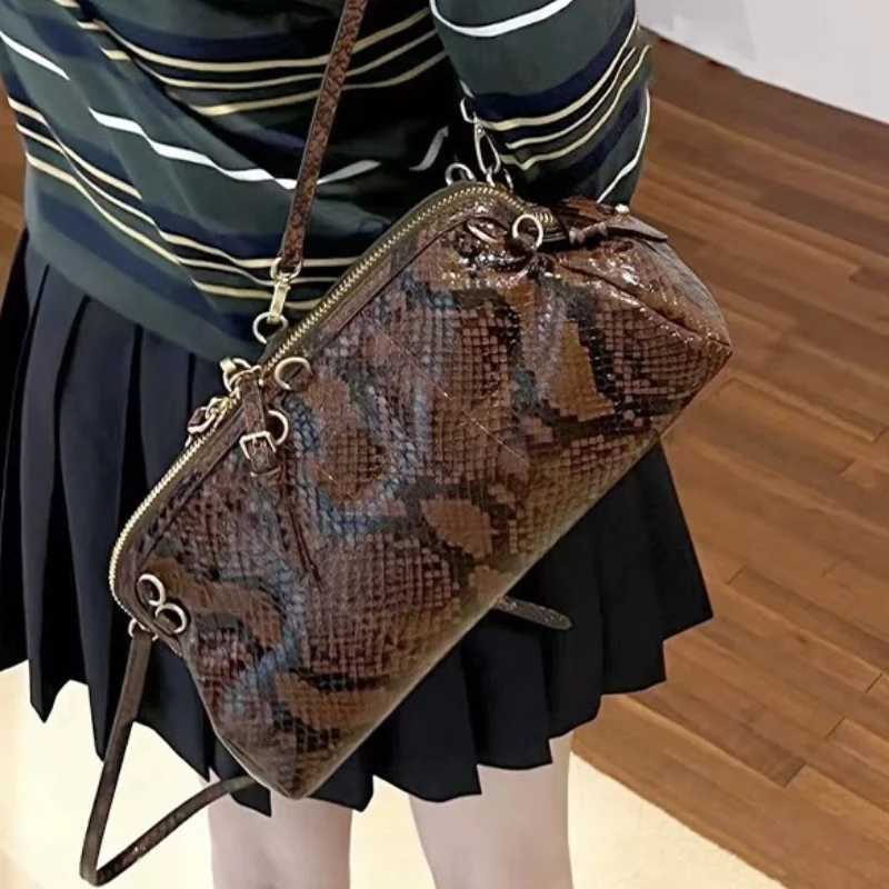 Designer bag Brand Snake Pattern Backpack Fi Crossbody Clip Bag Highend Handheld Shoder Bag Large Capacity Hot Girl Wens Bag Y251029