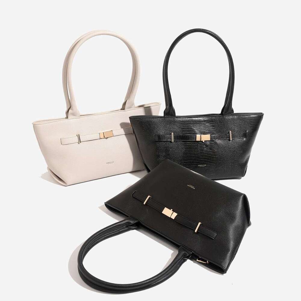 designer bag Luxury bag 2025 Fashionable versatile single shoulder bag Niche bag Genuine Leather Handbag Versatile Horizontal Shoulder Baguette Bag fo