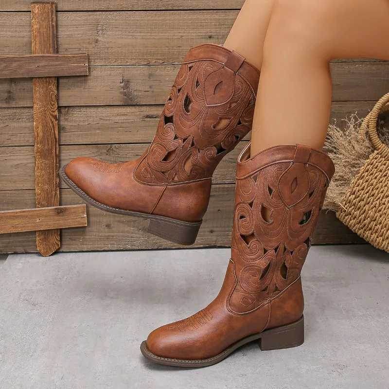 2025 New Hollow Embroidered Vintage Western Boots Women Autumn Chunky Heels Knee High Cowboy Boots Woman Leather Knight Boots Z251029