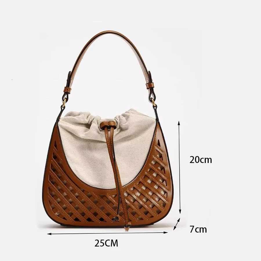 Designer bag Fiable Autumn and Winter Woven Hollow Shoder Crossbody Bag Versatile Travel Ctrast Color Large Capacity Canvas Y251029