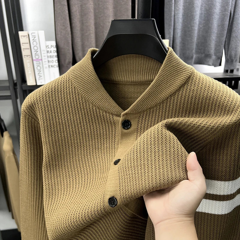 Light men knitted round neck cardigan highend trend double stripes comfort texture button sweater coat jacket 251017