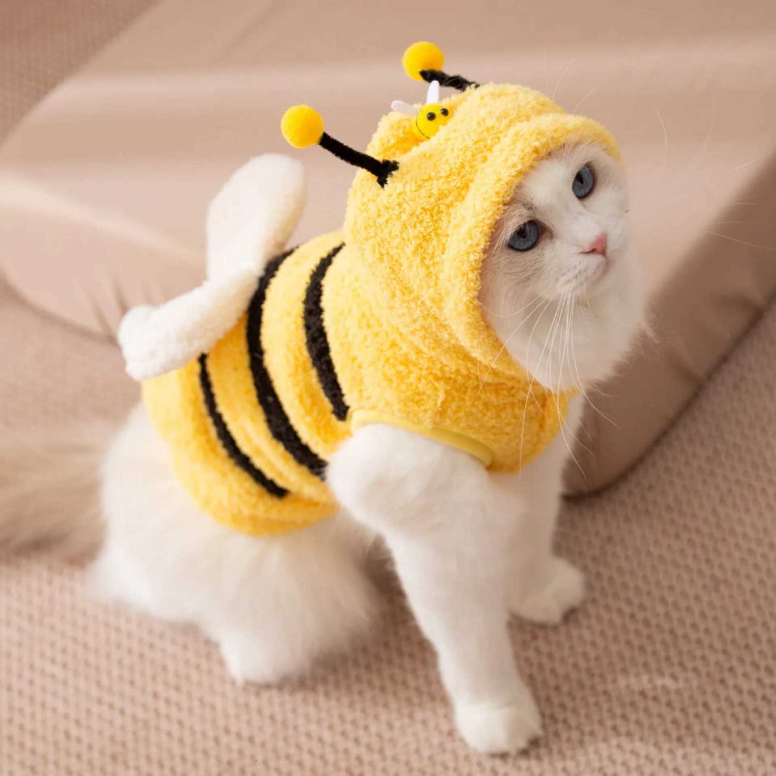 Halloween Pet Costumes Little Bee Transformation Outfit Small Dog Winter TwoLegged Fleece Hoodie for Warmth C251030