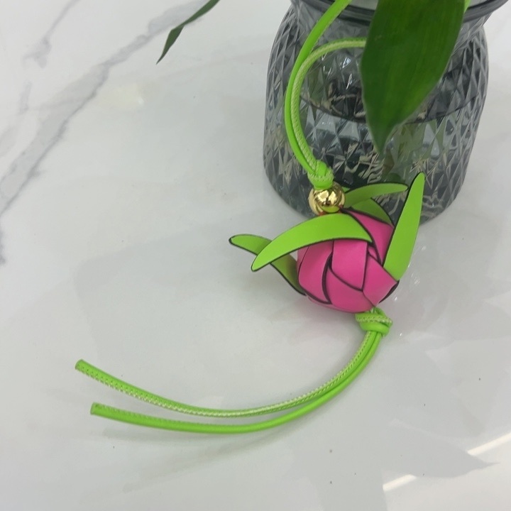 Red Hot Genuine Leather Dragon Fruit Bag Pendant Fashionable Versatile Handbag with Peach Element