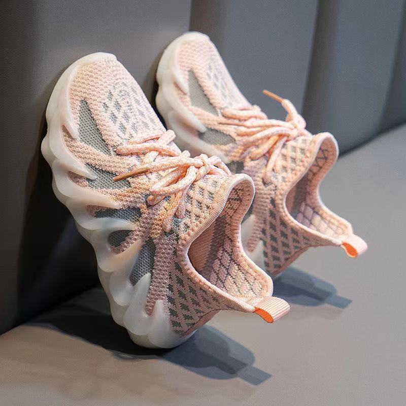 Women's designer fashionable spring and summer new children's sports shoes, cute octopus casual shoes, mesh women's shoes, fashionable 