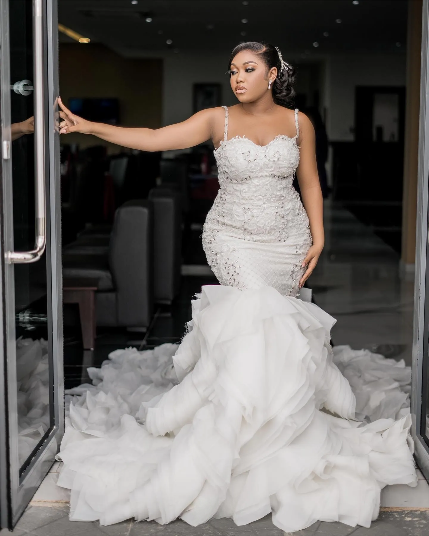 Ivory Mermaid Wedding Dresses Plus Size Lace Beaded Crystals Tiers Bridal Gowns Dresses