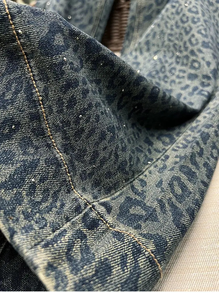 2025 Autumn Retro Leopard Print Diamond Wideleg Jeans Womens High Waist and Thin Floormopping Trousers 251029