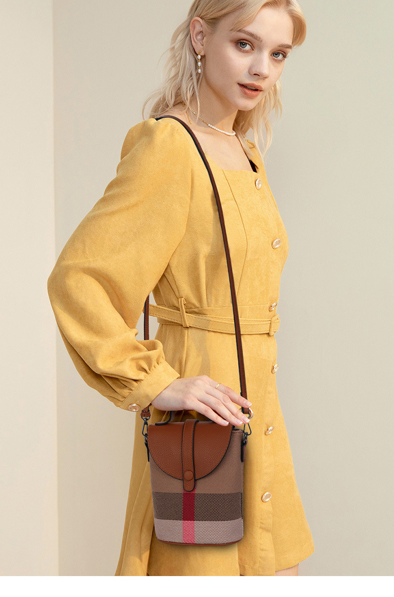 Fashionable crossbody mini bag 2025 new style - high-end stylish small phone bag plaid bag