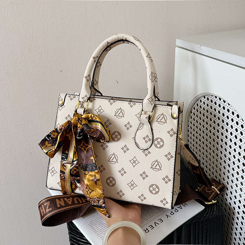 Designer bag Fashionable Vintage Handbag New High-end 2025 Commuter Shoulder Tote Crossbody Bag for Women