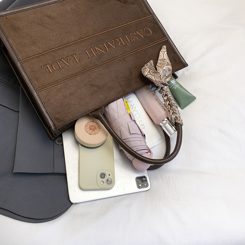 Autumn women's fashionable large capacity synthetic leather handbag, casual simple classic work shoulder bag, popular college student lightweight