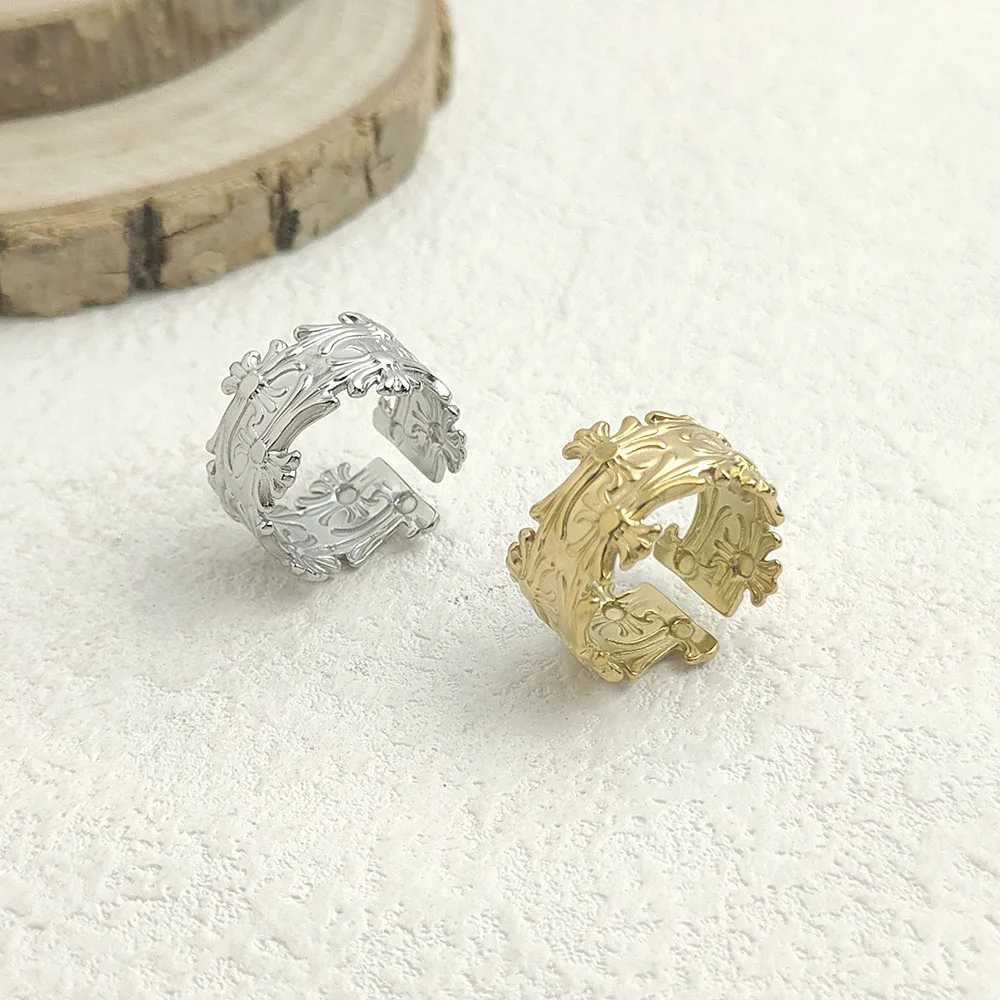 Fashionable new cross goldplated stainless steel ring waterproof and nonfading heavy metal open adjustable ringW251030