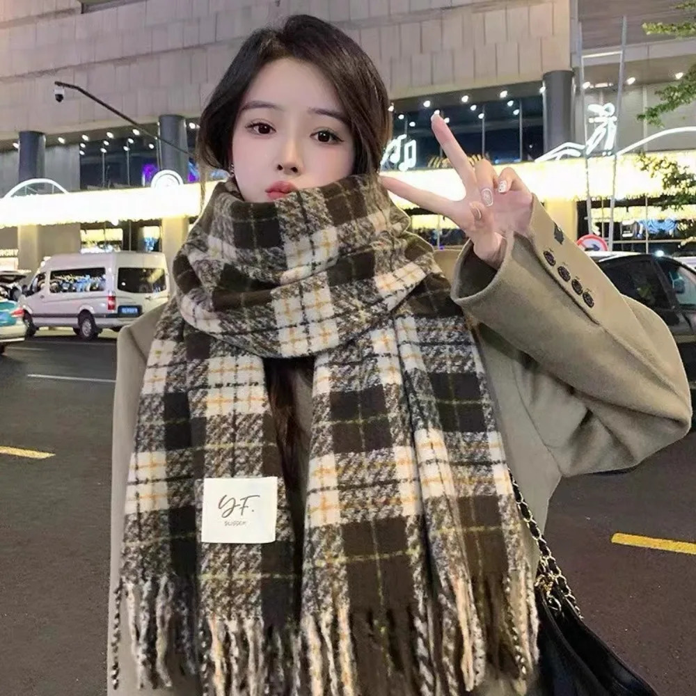 Womens Cashmere Scarf Green Plaid Vintage Winter Korean Thick Warm Long Tassel Shawl Neck Christmas Gift Fashion Accessories 251023