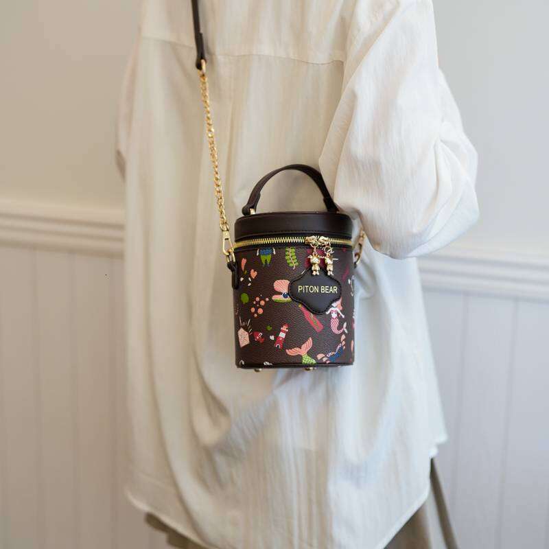 Bag Female Niche 2025 Bucket Advanced New Cylinder Fashion Single Shoulder Crossbody Bag Handheld Texture