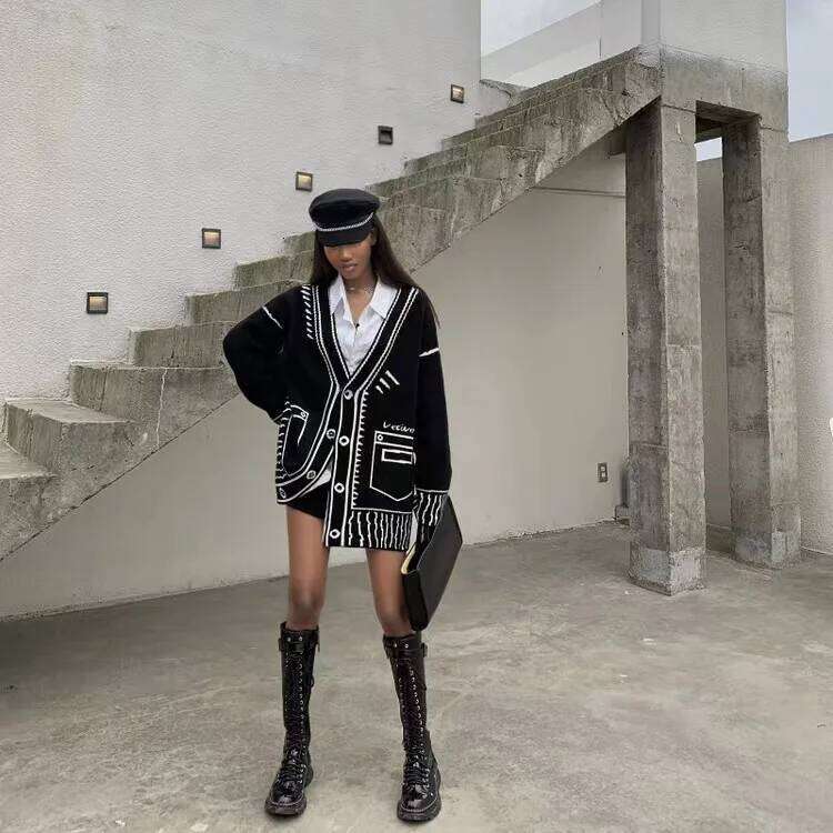 Women's Knitted Cardigan Coats Autumn Winter Color Matching Long-Sleeved Single-Breasted Decorative Pocket Sweater Jacket Women