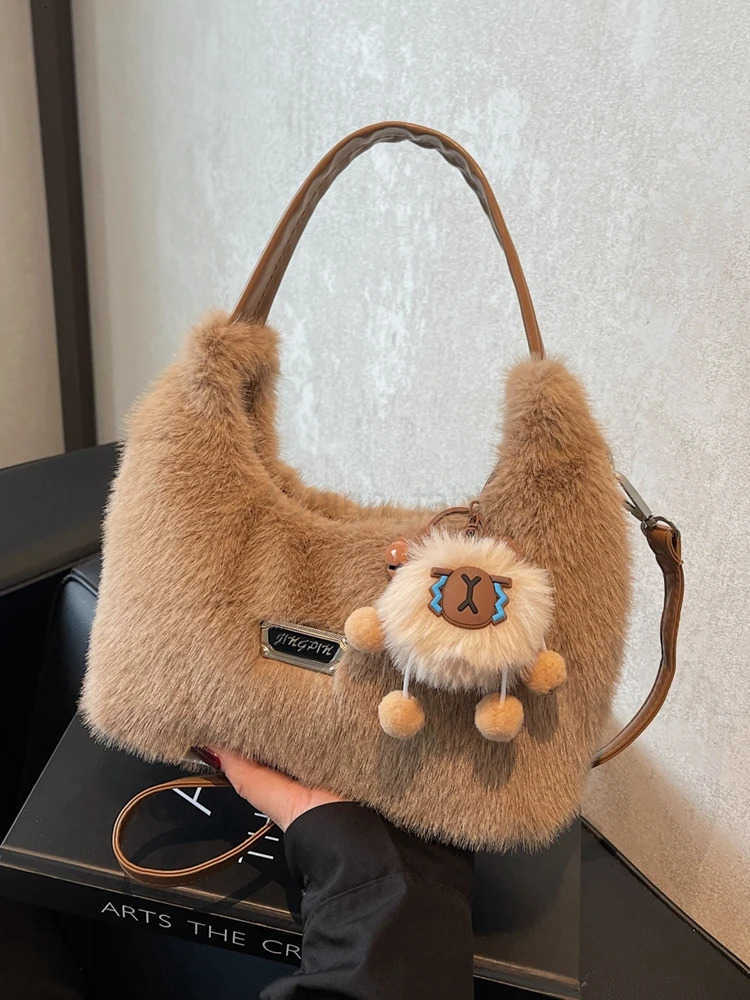2026 Autumn And Winter New Plush Handbag Fashionable Casual Versatile Noble Style Single Shoulder Crossbody Bag For Women Trendy M251030