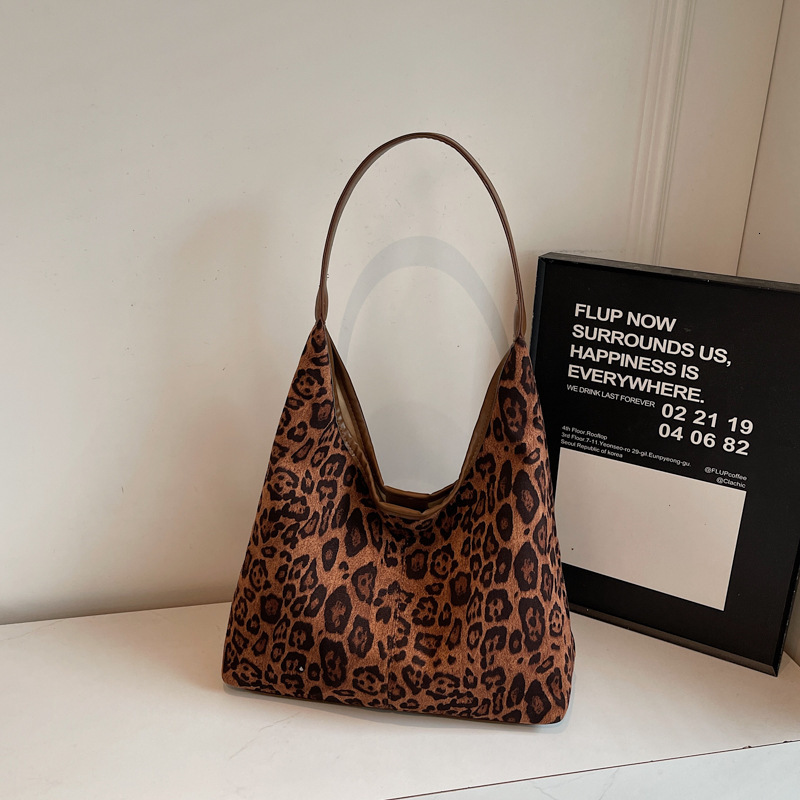 New popular women's suede casual handbag Korean style niche fashion retro shoulder bag fashion trend popular designer bag