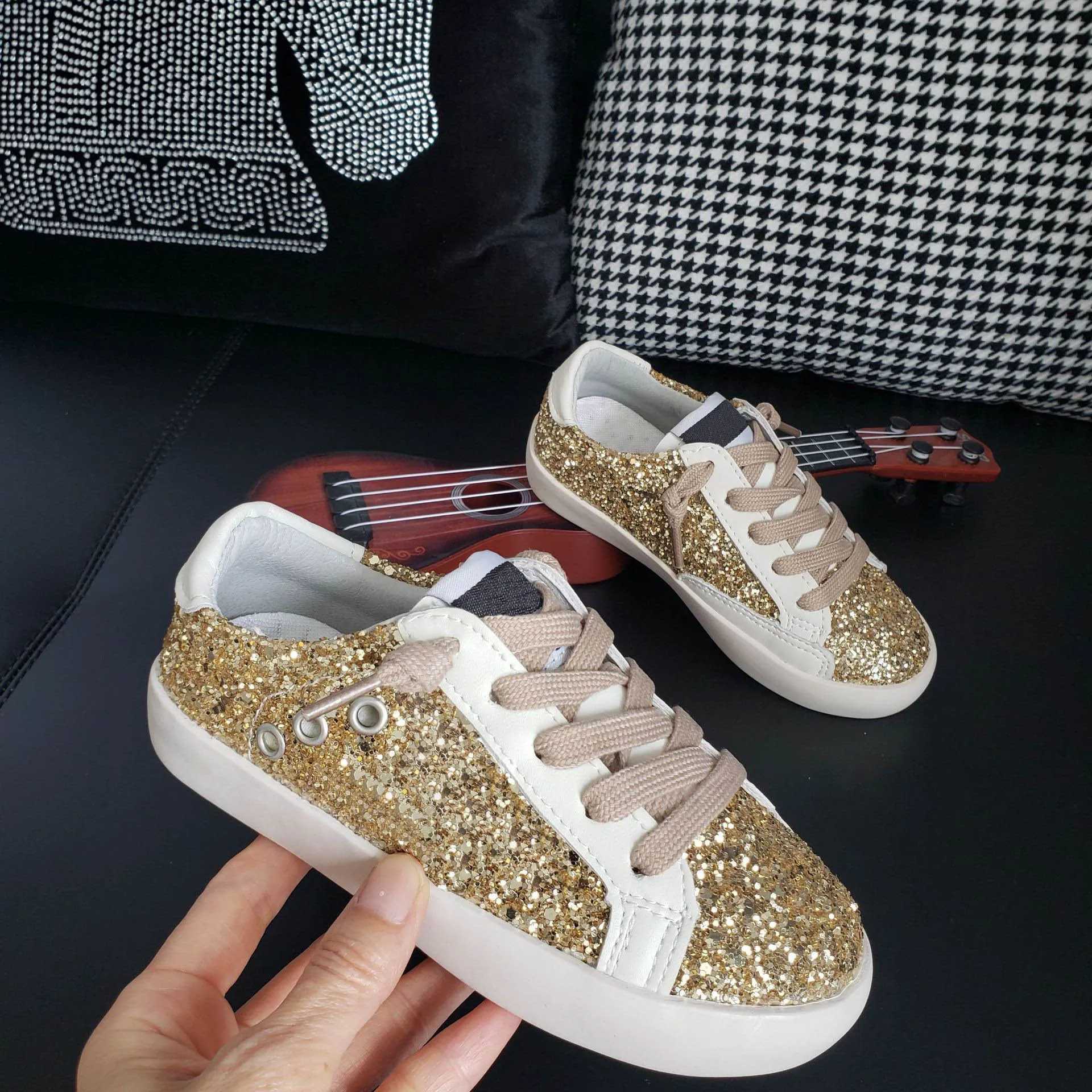 Little Girl Sneakers Baby Kids Party Running Shoes Toddler Super Star Glitter Sequin Lowtop Designer Leather SneakersW251030