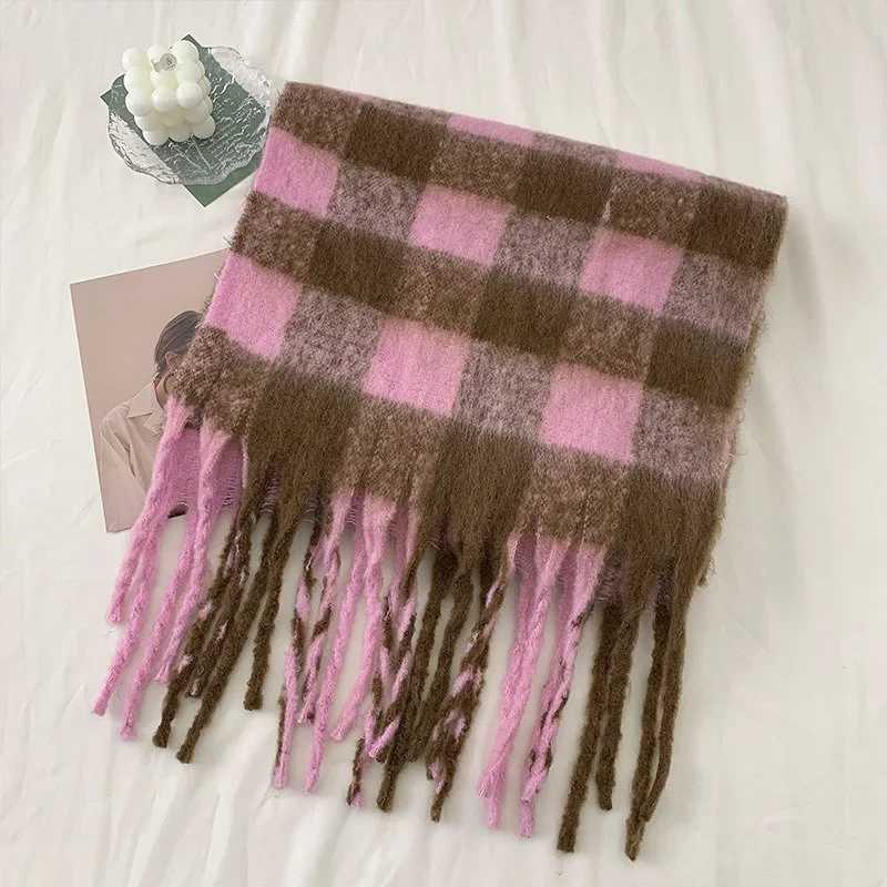 123PCS Autumn and Winter Korean Checkered Scarf Soft and Thick Design Cozy and Warm for Women Best Gift for StudentsW251030