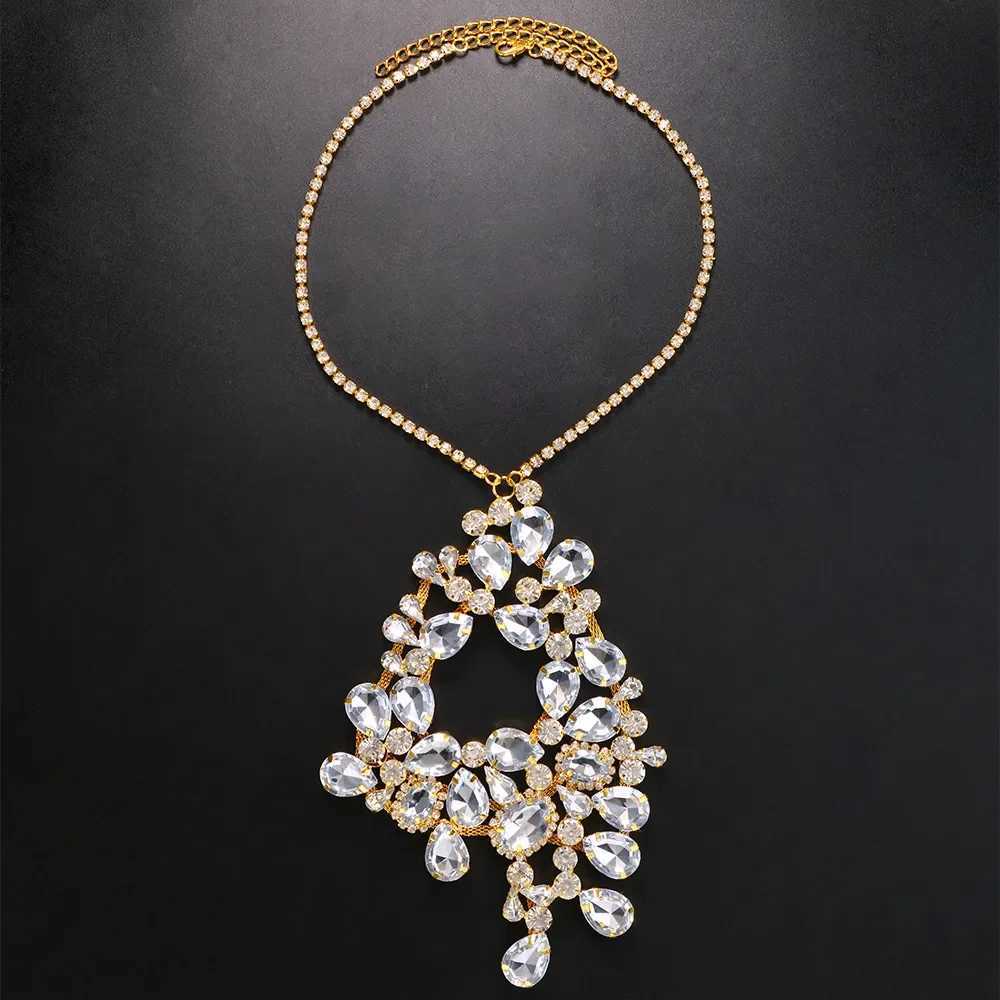 Masquerade Mask Half Face Women Luxury Dance Accessories Venice Mysterious Crystal Face Jewelry Performance Prom Decor HalloweenW251029