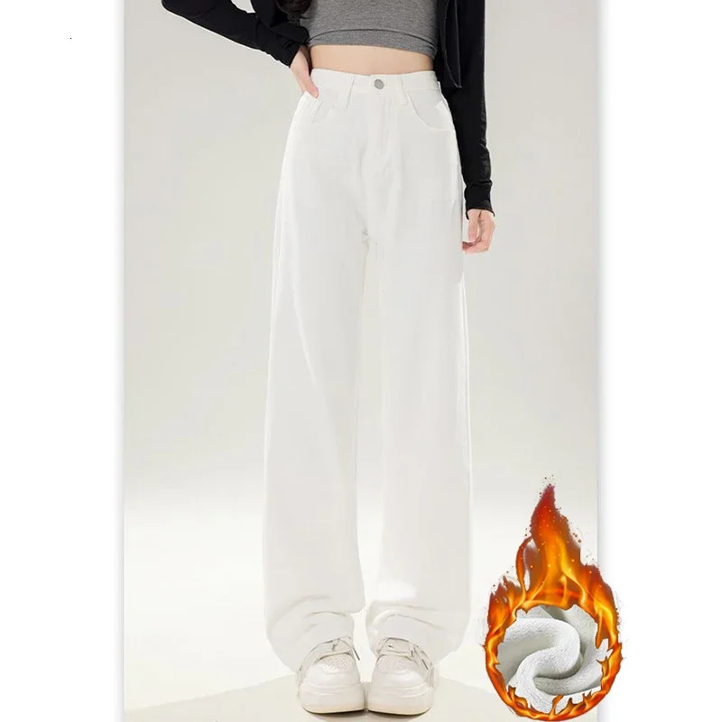 Winter Female Korean High Waist Plush Thermal Jeans Girls Snow Warm White Straight Leg Pants Lady Classic Fleece Denim Trousers 251029