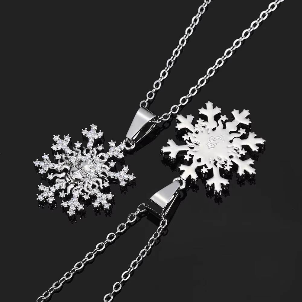 NUOYA Customized Snowflake Hollow Design Dazzling moissanite Pendant Christmas Day Silver Plated Pendant Necklaces for Women Gifts Designer's sty