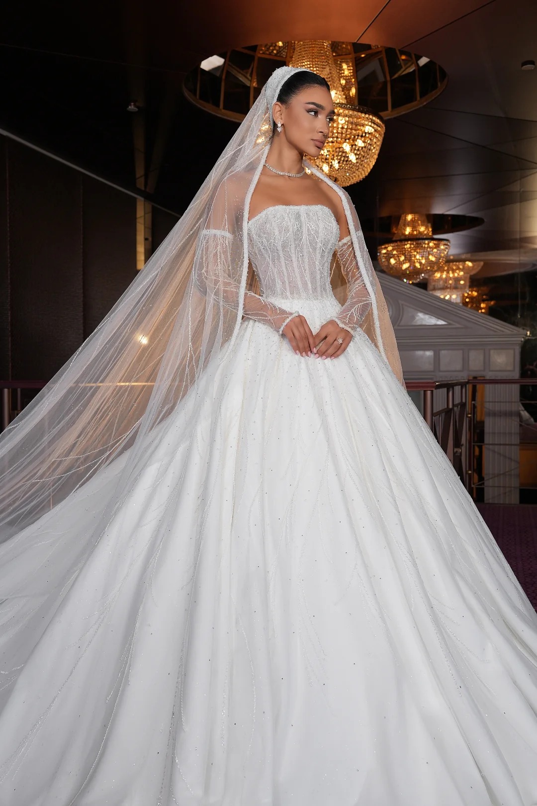 Vintage A Line Women Wedding Dress Strapless Neck Removable Sleeves Bridal Gowns Sequins Court Train Dress Custom Made vestidos de novia