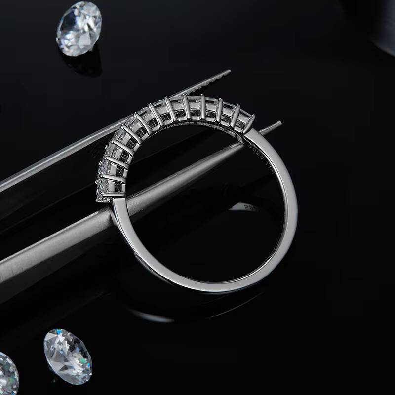 GRA Certificated 925 Sterling Silver Princess Cut 2mm D Color Vvs Moissanite Fashion Half Eternity Band Ring for Women