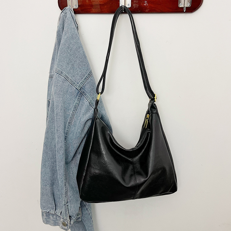 2025 Summer New Women's Fashion Large Capacity Synthetic Leather Handbag Casual Simple Classic Work Shoulder Bag Student Fashion Crossbody Bag