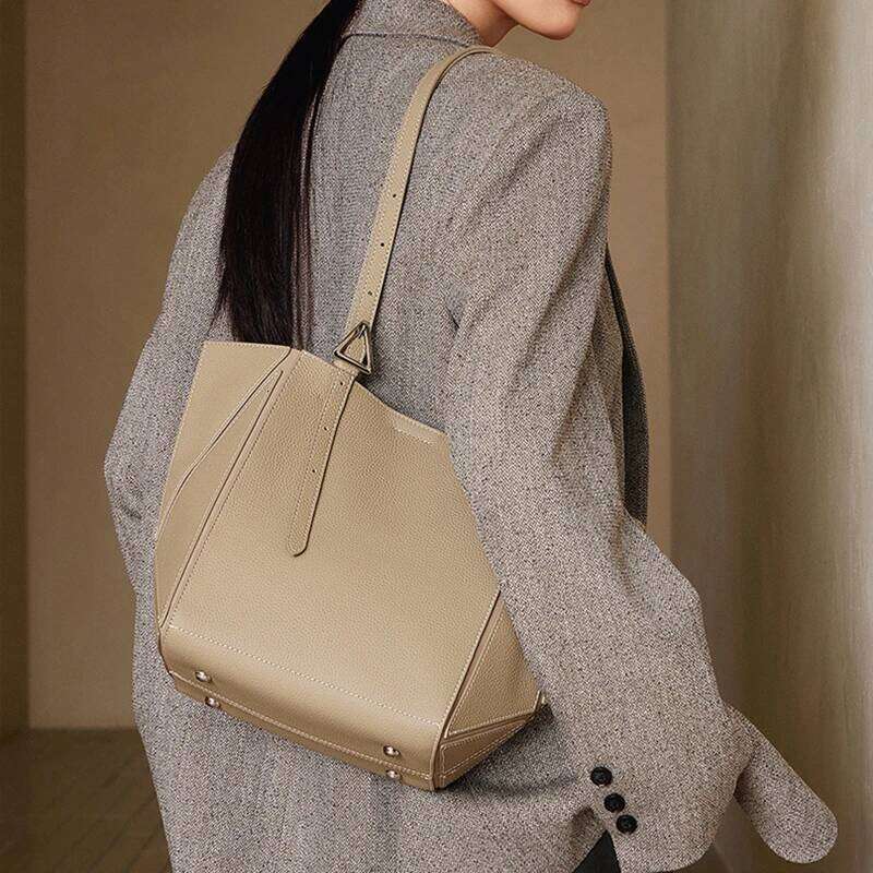 Designer bag 52 Hifashion Cowhide Genuine Leather Tote For Women 2025 Trend Designer Bucket Office Shoulder Bags Shopping Ladies Handbags