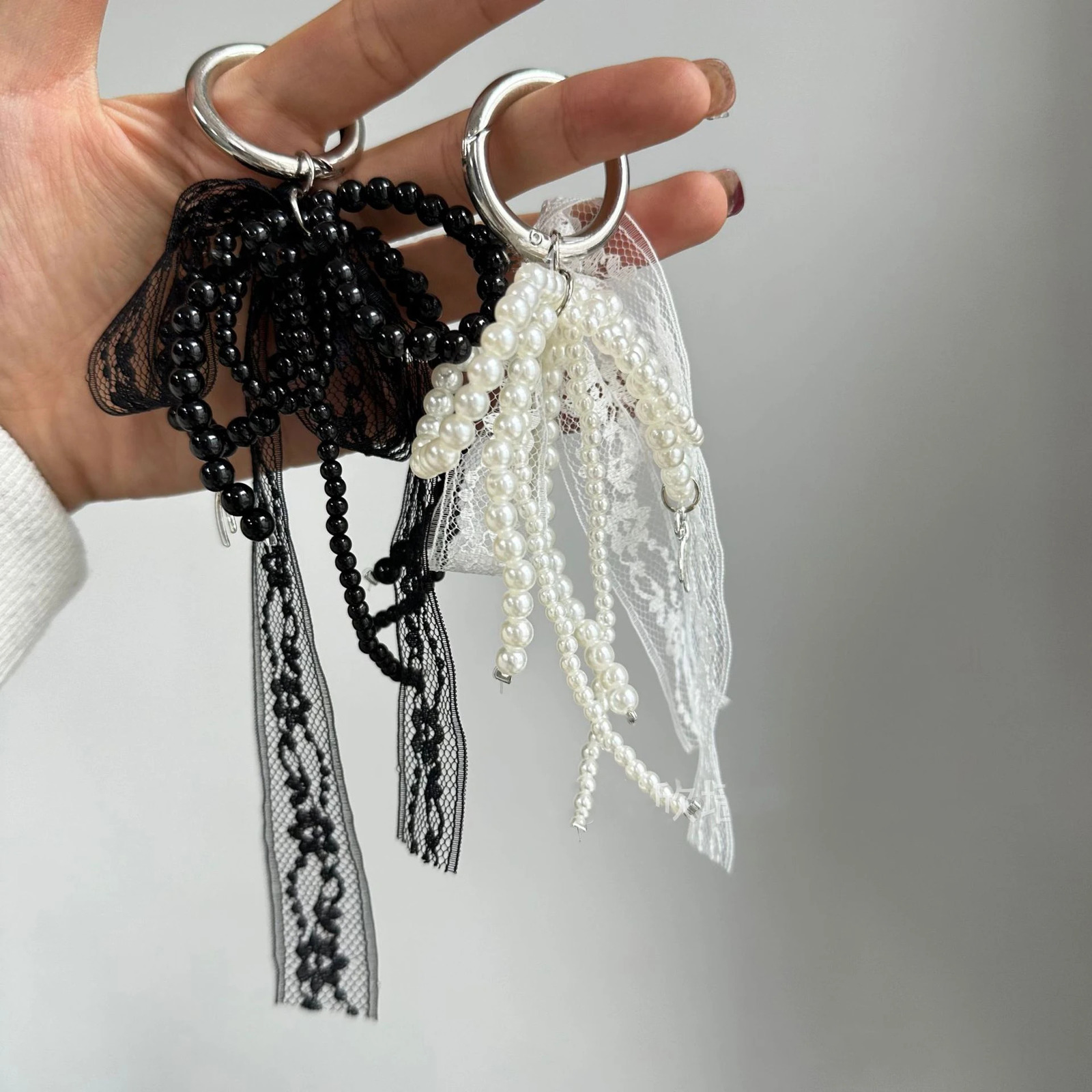 Sweet Handmade White Beaded Bowknot Lace Bag Charms Pendant Keychain Exquisite Backpack Keyring Decoration Fashion Accessories 251030
