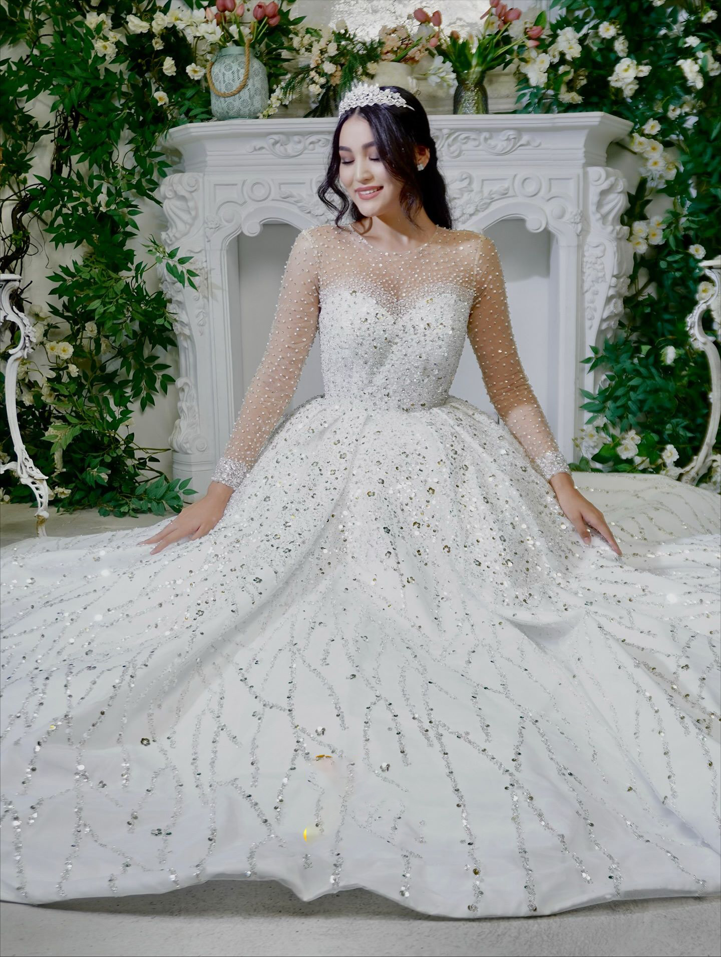 Sparkly A Line Women Wedding Dress Jewel Neck Long Sleeves Bridal Gowns Sequins Sweep Train Dress Custom Made vestidos de novia