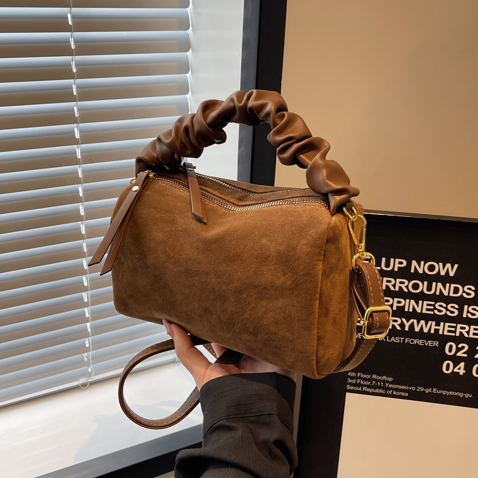 New French style popular suede small square bag, fashionable trend, large capacity commuting shoulder bag, versatile casual designer bag