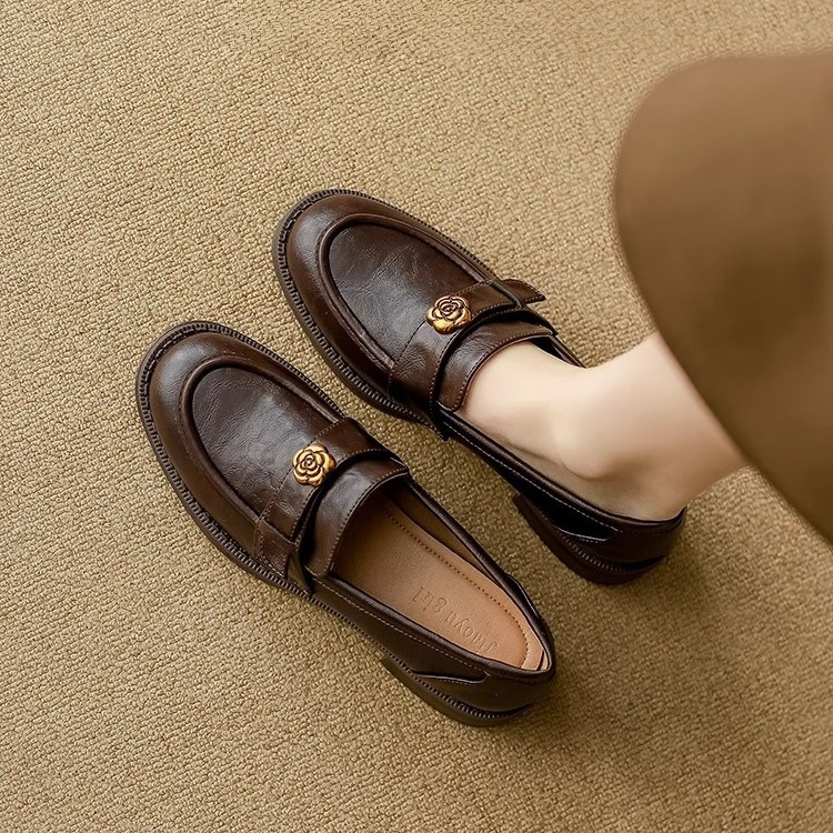 Soft sheepskin ~ camellia handmade soft-soled loafers women's new spring and autumn mid-heel single shoes retro small leather shoes2025